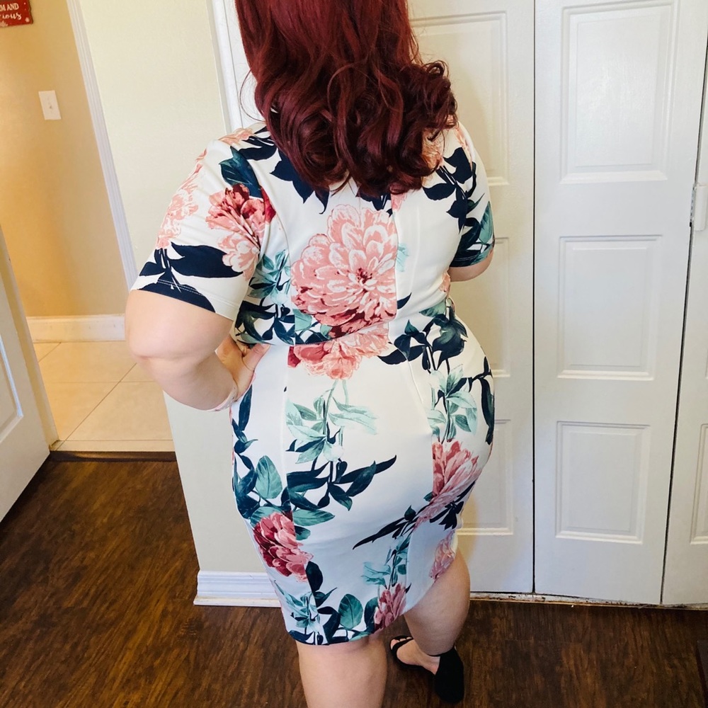 Dress - Picture 2 of 9
